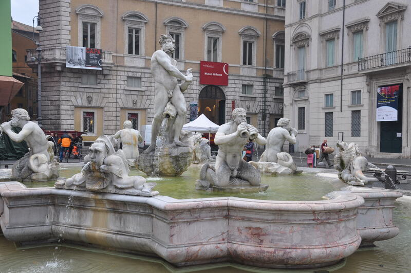 Fontana del Moro 2.jpeg